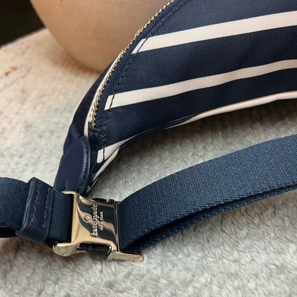 ⚓️Adorable KATE SPADE navy blue and white striped fanny pack NWT💙 - Picture 5 of 5